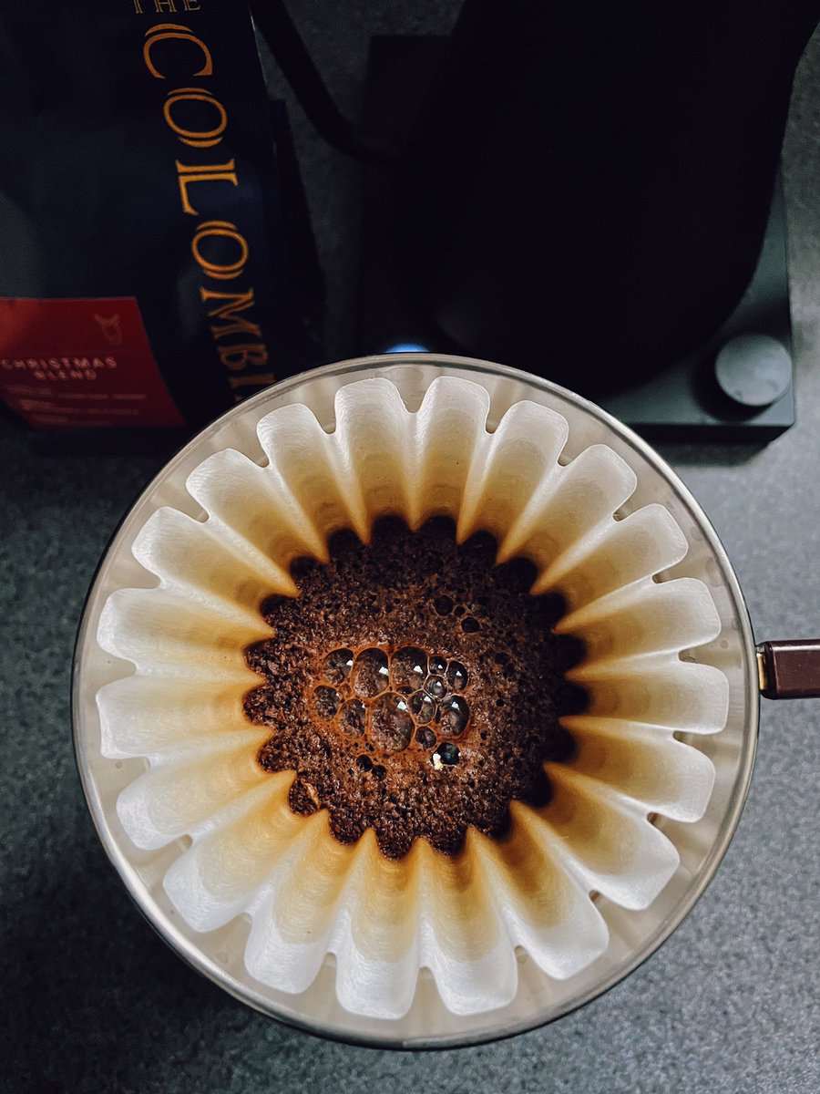 patrickremo's tweet photo. Holiday bloom with @thecolombianyeg and @FellowProducts #kalitawave #coffee #edmonton #yeg also worth nothing the impressive @Apple #iPhone12Pro camera https://t.co/5GttQa6Dgk