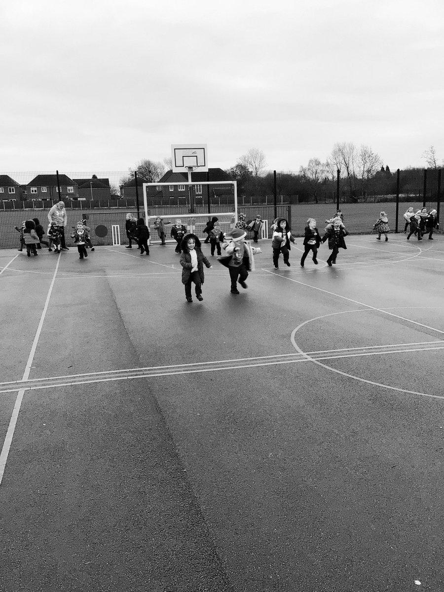 HgcpNursery's tweet photo. #SantaDash @yourschoolgames #hgcp https://t.co/gg5qQDVR92