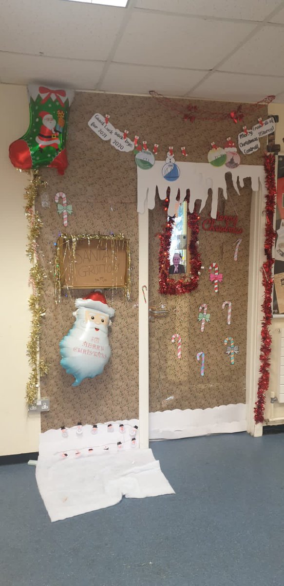 ClhsHouses's tweet image. What a fabulous day we’ve had today!   The effort taken on the door designs was superb. Congratulations to 11Storey2 for their winning door, with 11C in close second.