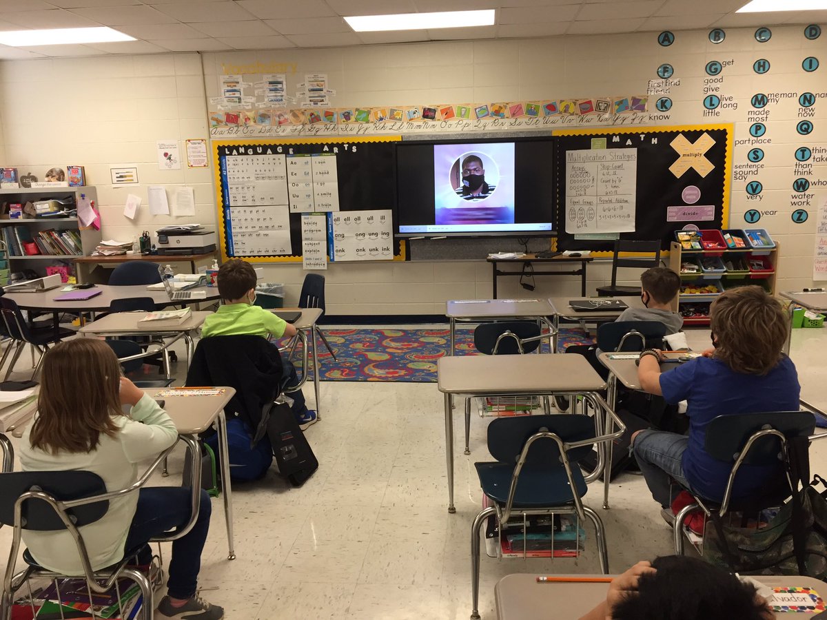 MVHerman17's tweet image. 3rd grade students @BBCMES are enjoying #HourOfCode2020!! @TCBOE @codeorg #CSforGood