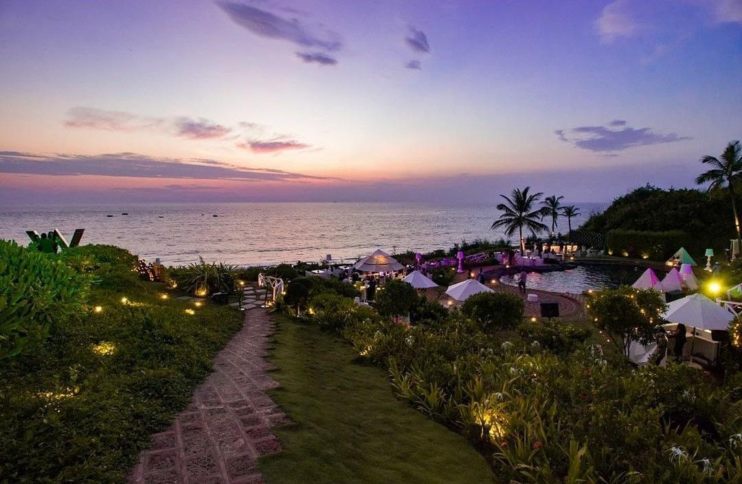 Amplify your weekend 🥂
#travel #traveling #me #vacation #visiting #instatravel #instago #instagood #trip #holiday #photooftheday #fun #travelling #tourism #tourist #instapassport #instatraveling #mytravelgram #travelgram #travelingram #igtravel