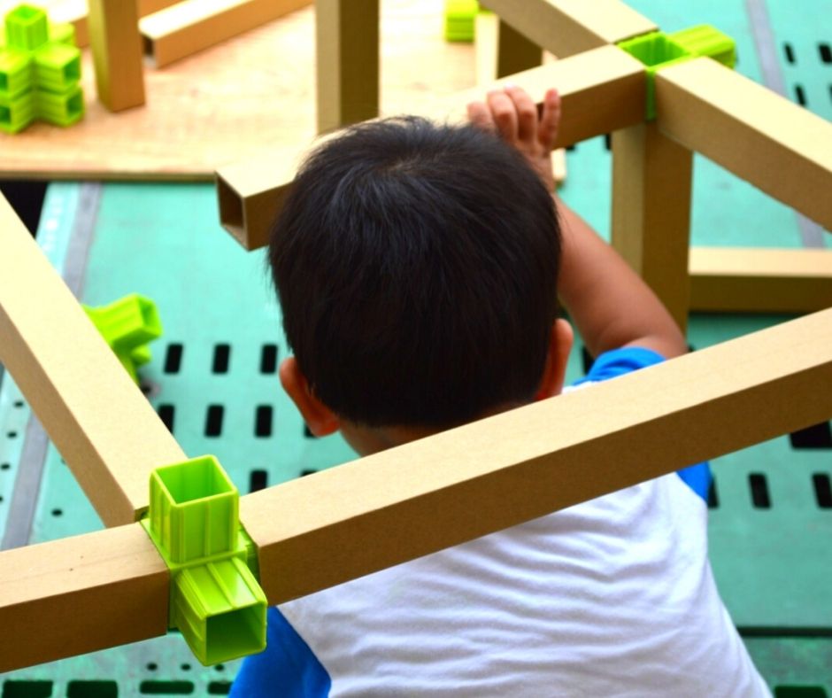 cacapo_mbdc's tweet photo. Workshop in Japan. Children get into architecture.
#cacapo #education #toy #kids #activity #architecturetoys #architecture  #creativetoy #steam #steamkids #stemeducation #kidart #workshop #playspace #kidscrafts #Imagining #creating #internationalschool #earlyEducation #montessori https://t.co/ak7DRdAsBX