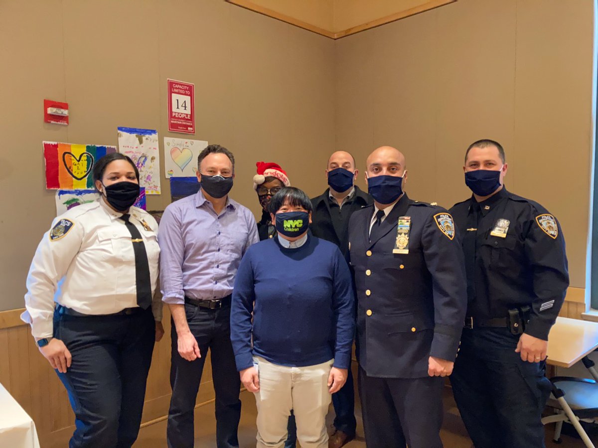 NYPD13Pct's tweet photo. Great meet and greet today with @ACSNYC and the 13th Precinct. We look forward to continue to build upon our community partnership with you!! https://t.co/21NYEwvqM7