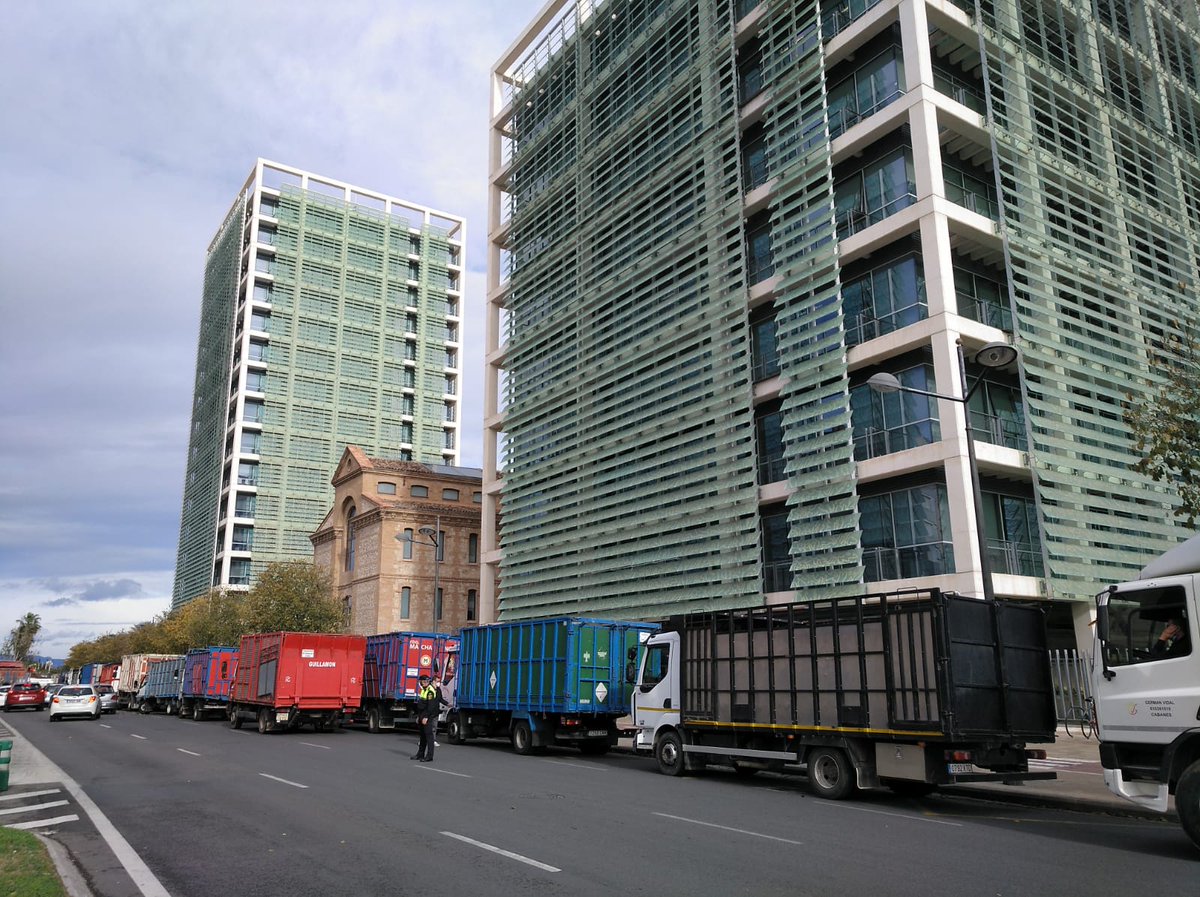 Por nuestras ganaderías! Por nuestra fiesta! Basta ya!!