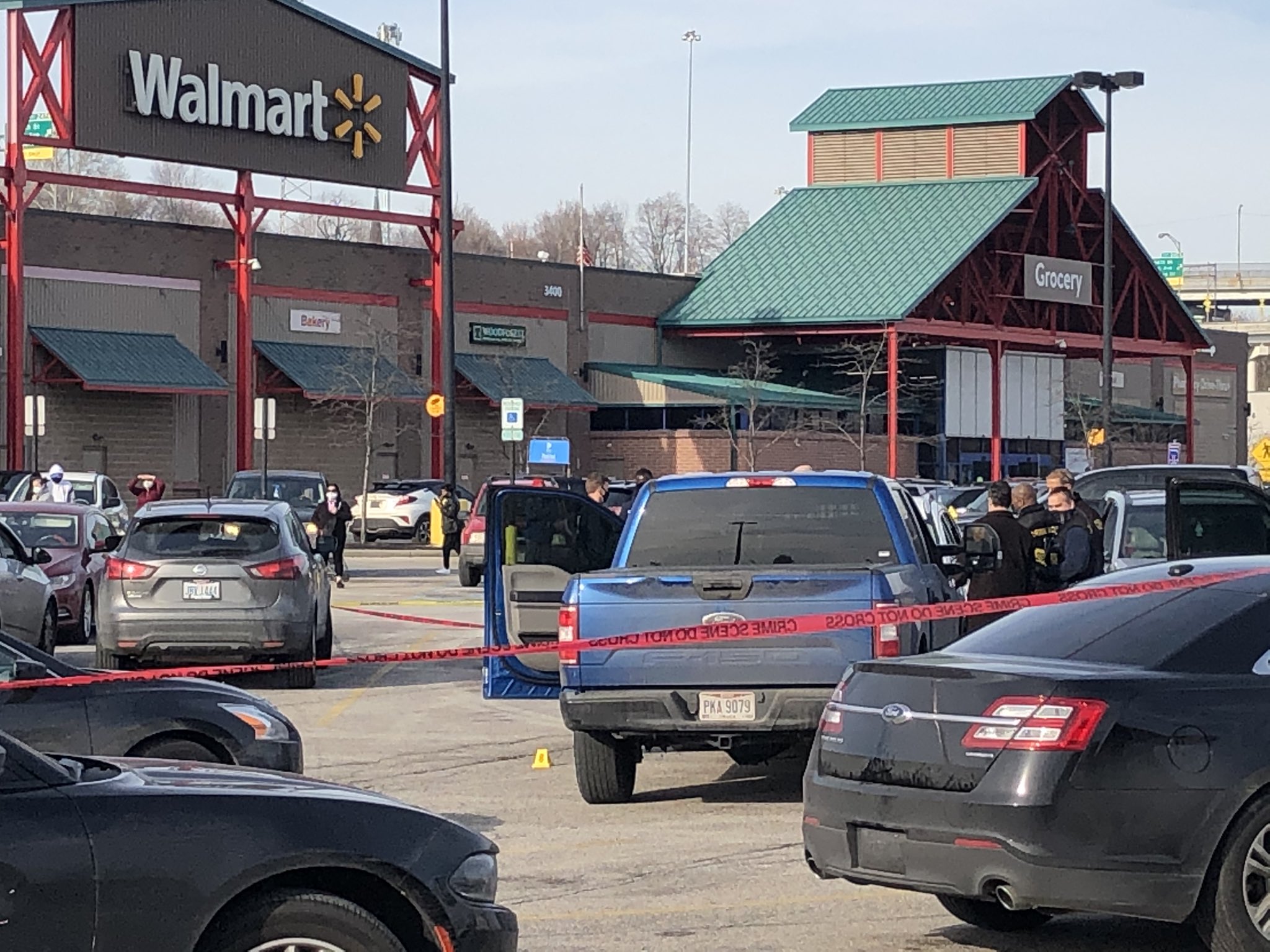 Total 72+ imagen walmart steelyard cleveland ohio Viaterra.mx