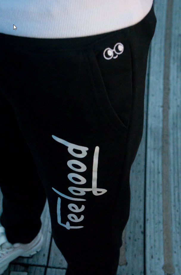 On en parle depuis quelques temps, je vous annonce aujourd'hui que la nouvelle collection est disponible sur dfg-shop.fr !

Et à l'approche des fêtes, quoi de plus normal que de vous offrir une pièce de la boutique au choix ?

Pour participer il suffit de RT ! ♥