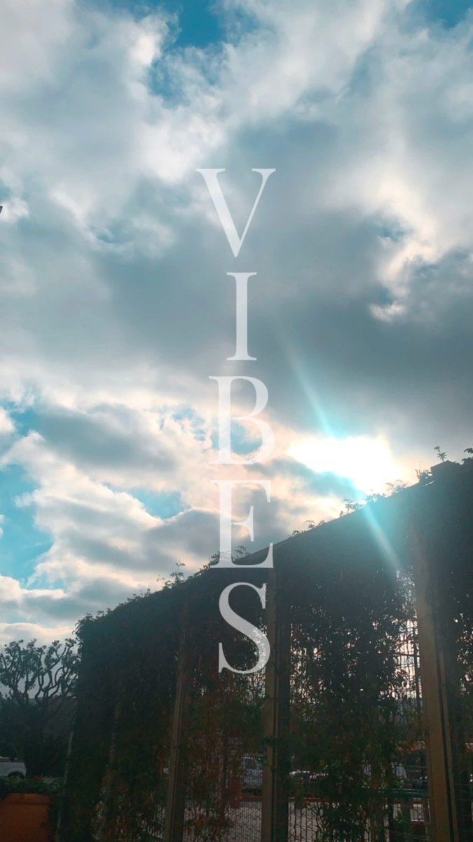 staaardust_'s tweet image. Earlier 🌤 #SkyVibes