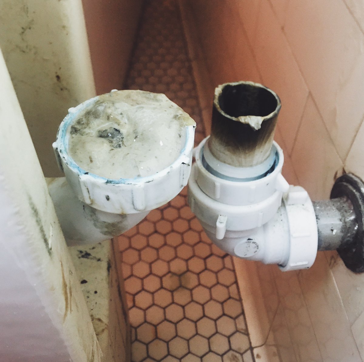 ZOOMDRAIN's tweet image. Is this figgy pudding? #WeWishYouAMerryChristmas #Gross #Unclog #FunnyFriday #Drains #ChristmasSpirit