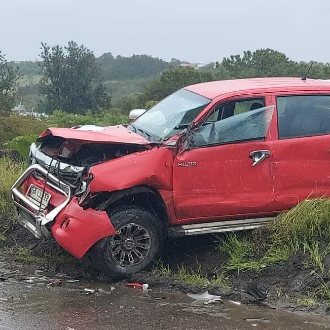 erchiloe's tweet photo. #Quellón
Un lesionado fue el saldo de la colisión de camioneta con camión, camino a San Antonio, sector de #Cheted, altura pasaje Pascuala Vargas.
Al lugar concurrieron las unidades RX-1 H-2 de #Bomberos, #Samu, #Carabineros.
📷 @OmegaQuellon https://t.co/nBg1unh8FP