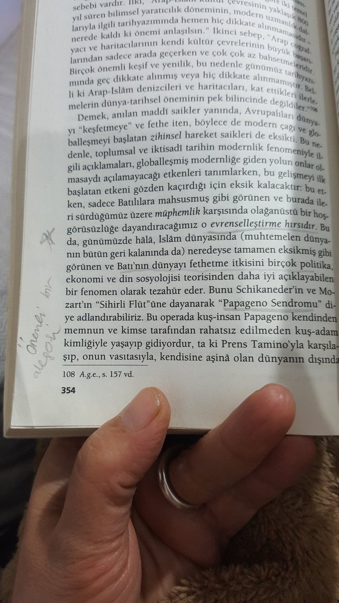 ESonnurOzcan's tweet photo. "Yabancının müphemliği": Galiba en etkilendiğim bölümler arasında birinci...
☺👻
Fakat adam ne yazmış! Ve de #TanılBora ne çevirmiş!👏💓 #ThomasBauer #Müphemlik https://t.co/SPSMaeELTF
