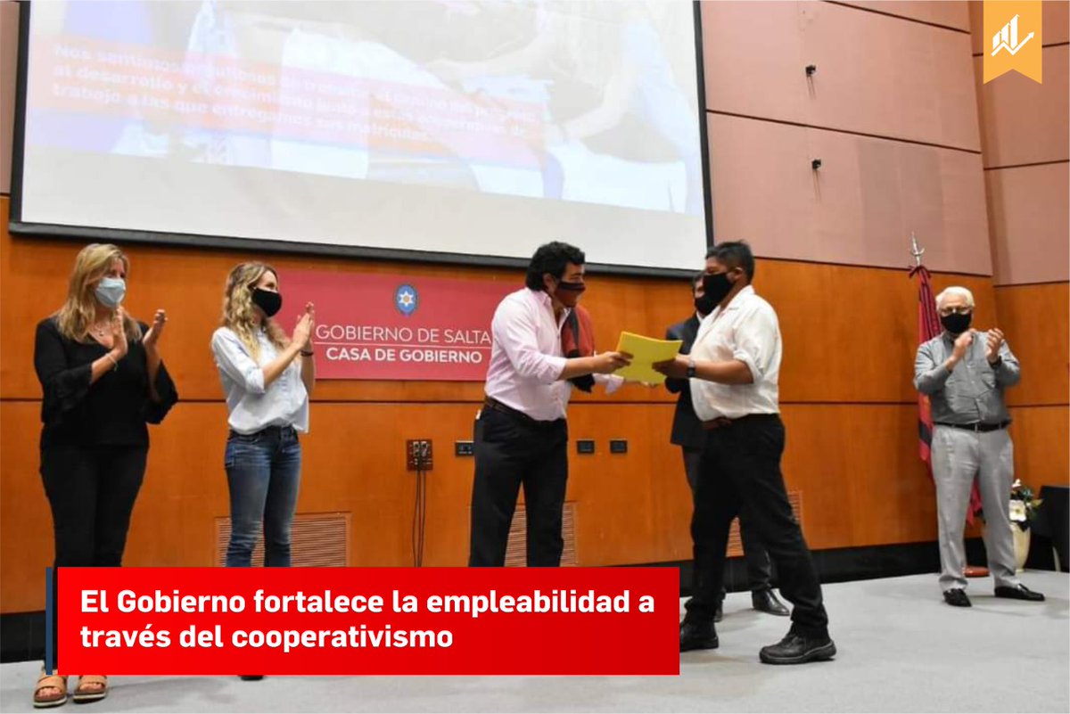 MdeProduccion's tweet photo. A través del cooperativismo buscamos fortalecer la empleabilidad. Es por eso que asistimos y capacitamos a los socios de #Quewar para que obtengan su matrícula.
#GobiernoPresente
#Quewar
#SecretaríadeIndustriaComercioyEmpleo
#SubsecretaríadeEmpleoCooperativasyMutualidades https://t.co/1N2PRkSv48