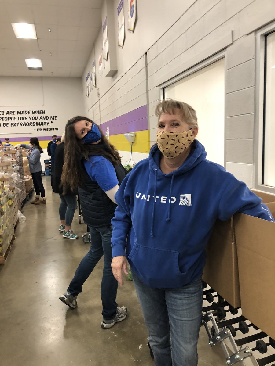 KDatUnited's tweet photo. Love getting to serve the community with my coworkers! We had a huge group at the food bank today and in just 3 hours we packed over 20,000 meals to send across Colorado to families in need! #feedhope #beingunited @weareunited @MattatUnited @FoodBankRockies https://t.co/G3lkIveEWK