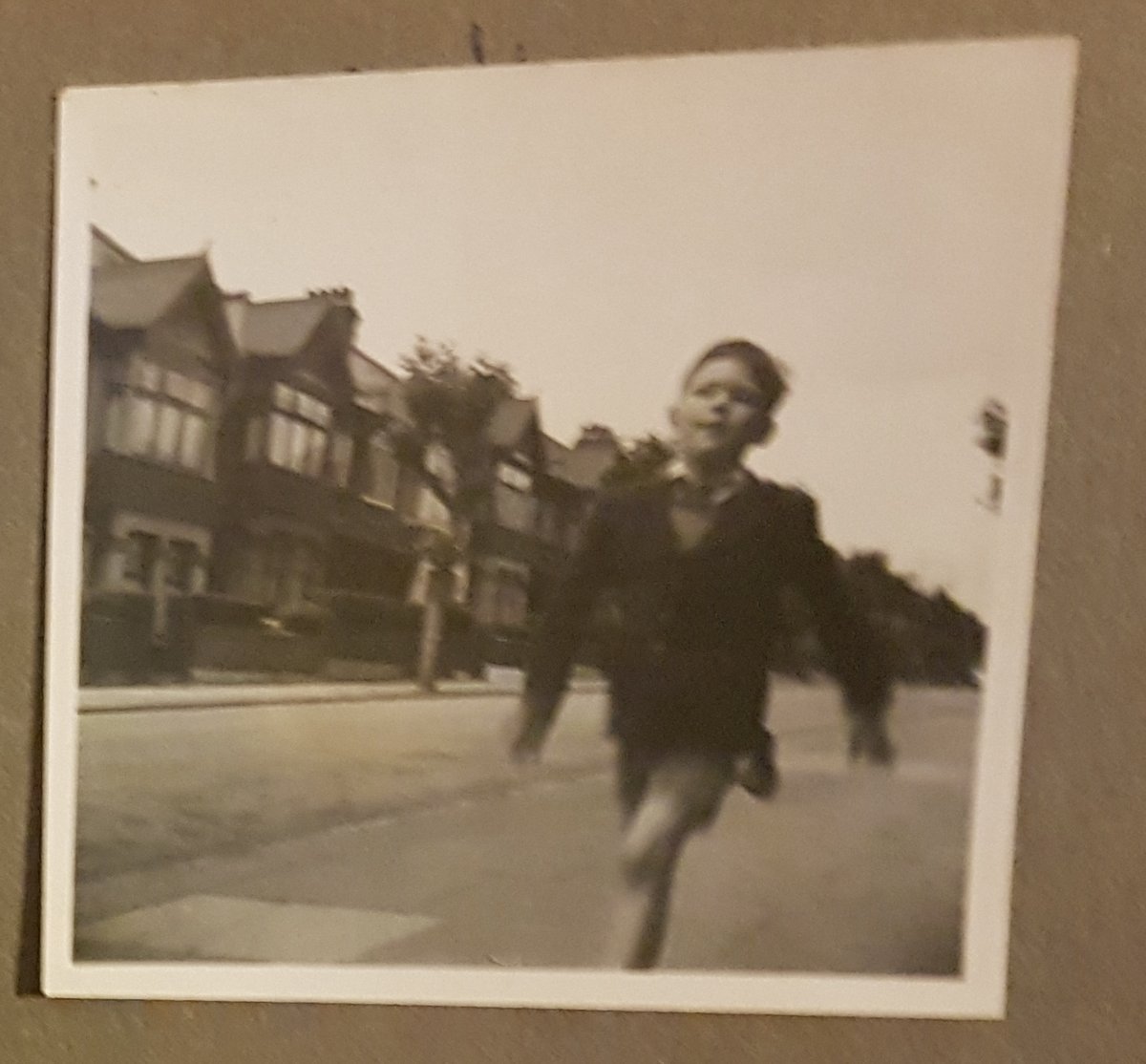 MakeTooting's tweet photo. Playing Out
"As a boy one of the things I loved to do was run round the block and time myself, hoping each time to beat the last. The circuit was from our front door, up Mandrake road, down Fircroft Road, along the high street and back up Mandrake to our front door, loved it." https://t.co/uiY4Umj8bZ