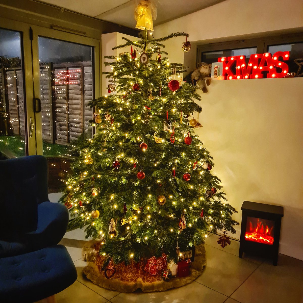 Merry Christmas
I have taken the decision to reopen in January (Covid restrictions permitting) so I have filled our space with festive cheer! Keep mobile, enjoy what you can and be kind to yourself and others 😊 'Tis the season. Call or message if you need any support 🎄☃️🥳