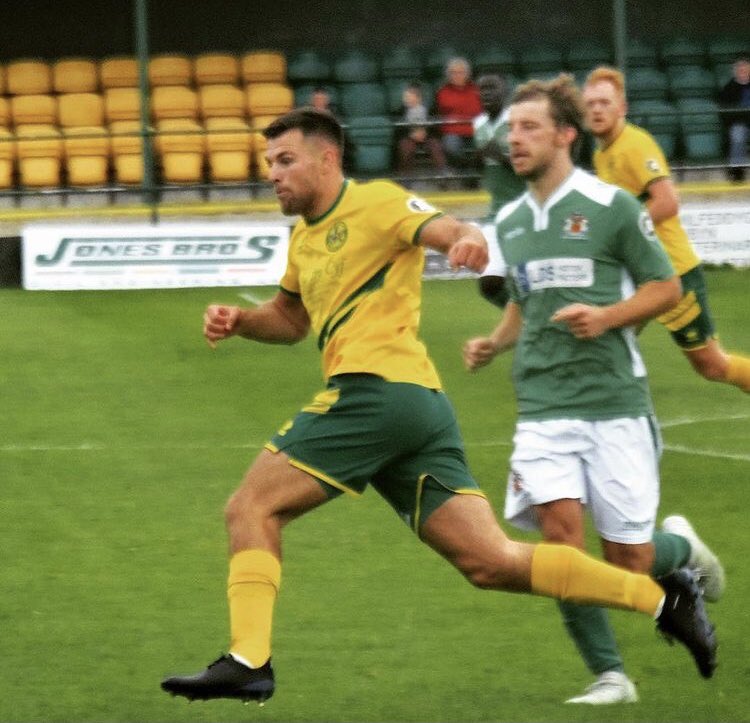 OvalWays's tweet photo. Good luck @dannybrookwell You’ve been a fantastic servant to the club, five great years of exciting us on that wing! Top class player but even better person. Diolch am bopeth Danny! 👏🏻👏🏻👏🏻👏🏻👏🏻👏🏻👏🏻👏🏻💛💚 https://t.co/fuVvOdGhUT