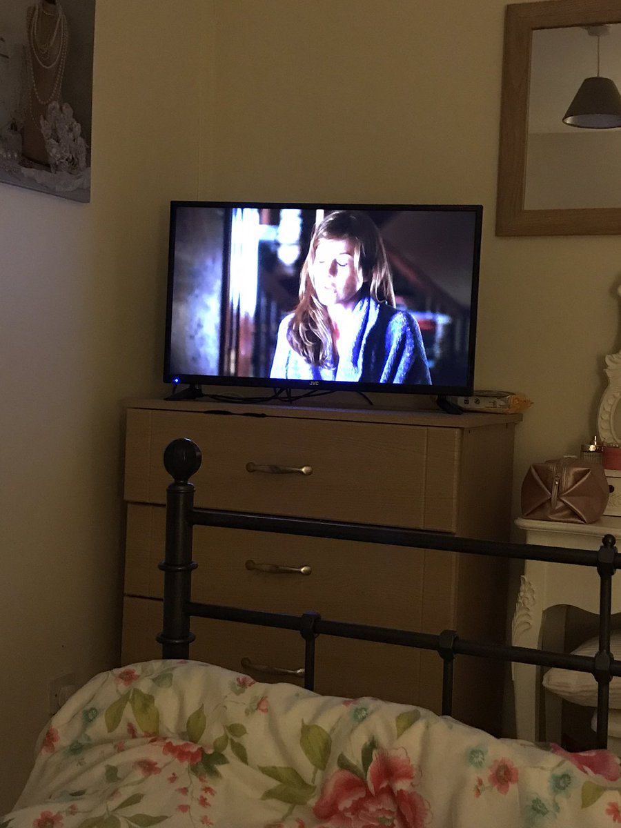chjagger1's tweet photo. #100happydays #day85 I have been asleep most of the evening so have taken myself to bed to watch #greys from the beginning again #happeedaze https://t.co/jSRKQnhptk