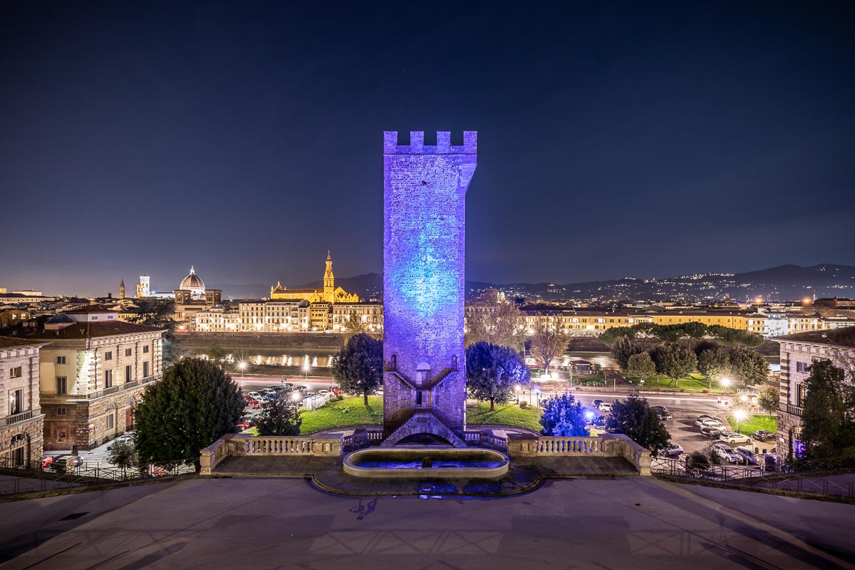 VisitTuscany's tweet photo. Winter nights in Florence are lit up thanks to F-light festival that, starting from December 8, is back to usher Christmas in. In this difficult year the lights of F-light are inspired by Dante as an omen: Sight, from the dark wood to the light 👉 https://t.co/gg5ybqw3sv https://t.co/sljD7qfdHz