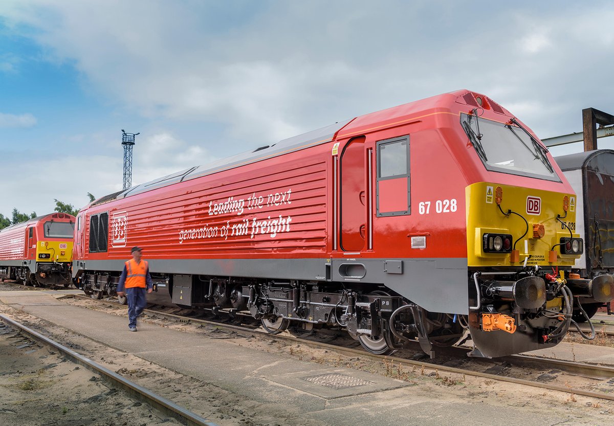 therailengineer's tweet photo. 'DB Cargo tests alternative to diesel fuel'
More here:
https://t.co/TAMIui4UR2
#rail #railindustry #ukrail #railuk #news #industrynews #transportationindustry #trains #railstaff #dbcargouk #dieselalternative #decarbonisation #renewableenergy #renewablefuels @DBCargoUK https://t.co/X3QlNnKiYv