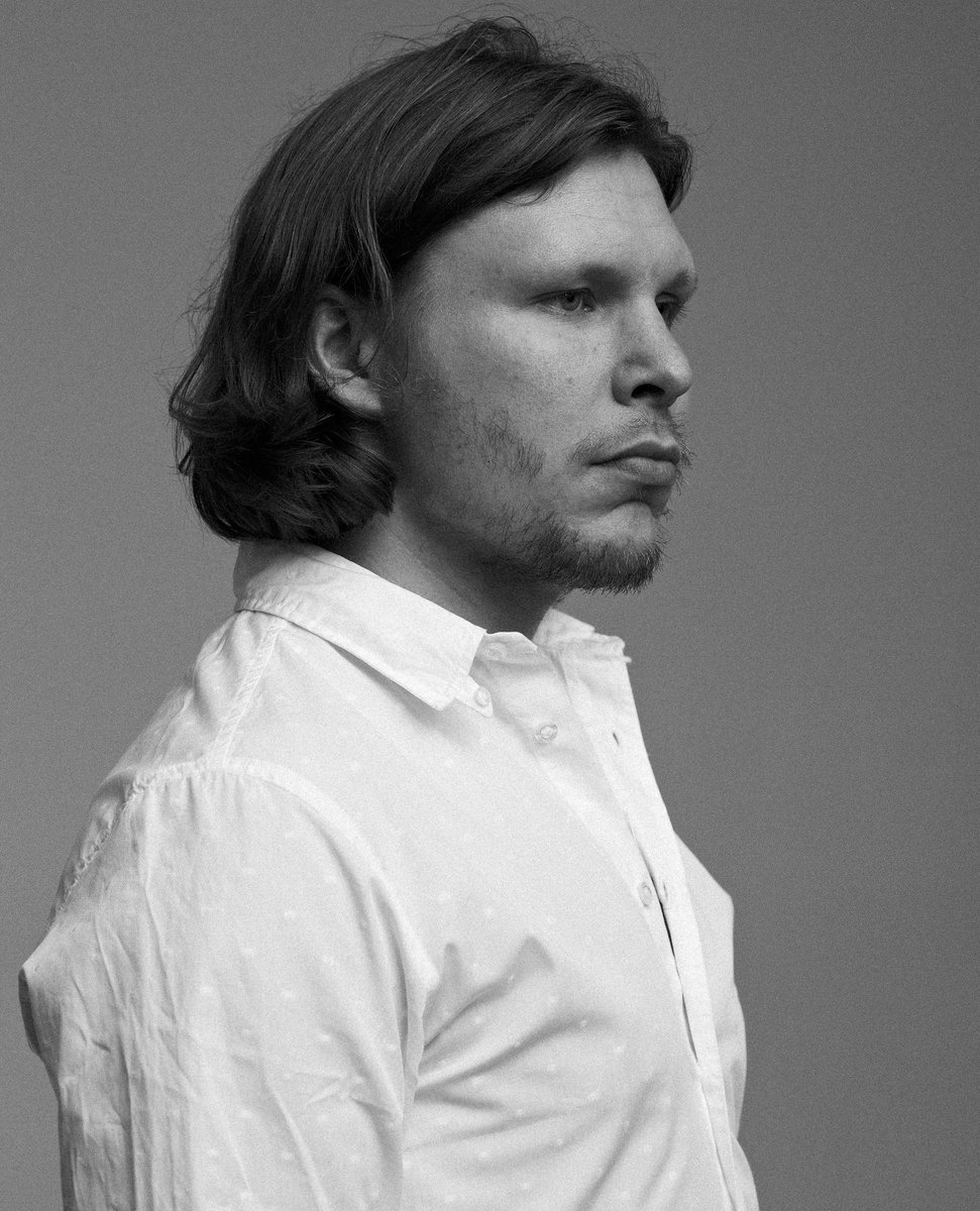 Hehän ovat kuin kaksi marjaa:  Eero Milonoff ja Jim Morrison.