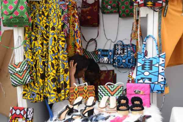 UchePOkoye's tweet image. Ladies And Gentlemen, Aba Fashion Week exhibition!🔥🔥🔥

See creativity!