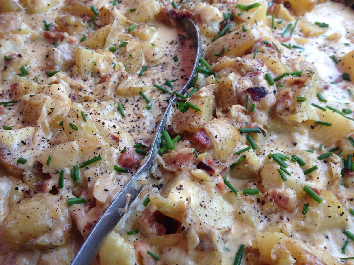 scoffpopup's tweet photo. People of Redland! If you fancy some serious comfort food in the shape of raclette or tartiflette for dinner tonight hen get yourselves down to @elmgrovecentre NOW as local trader #RacletteRaclette are serving up until 8pm/sellout! #bristoltakeaway #alpinefood #cheese #takeaway https://t.co/ywWAsaxcb8