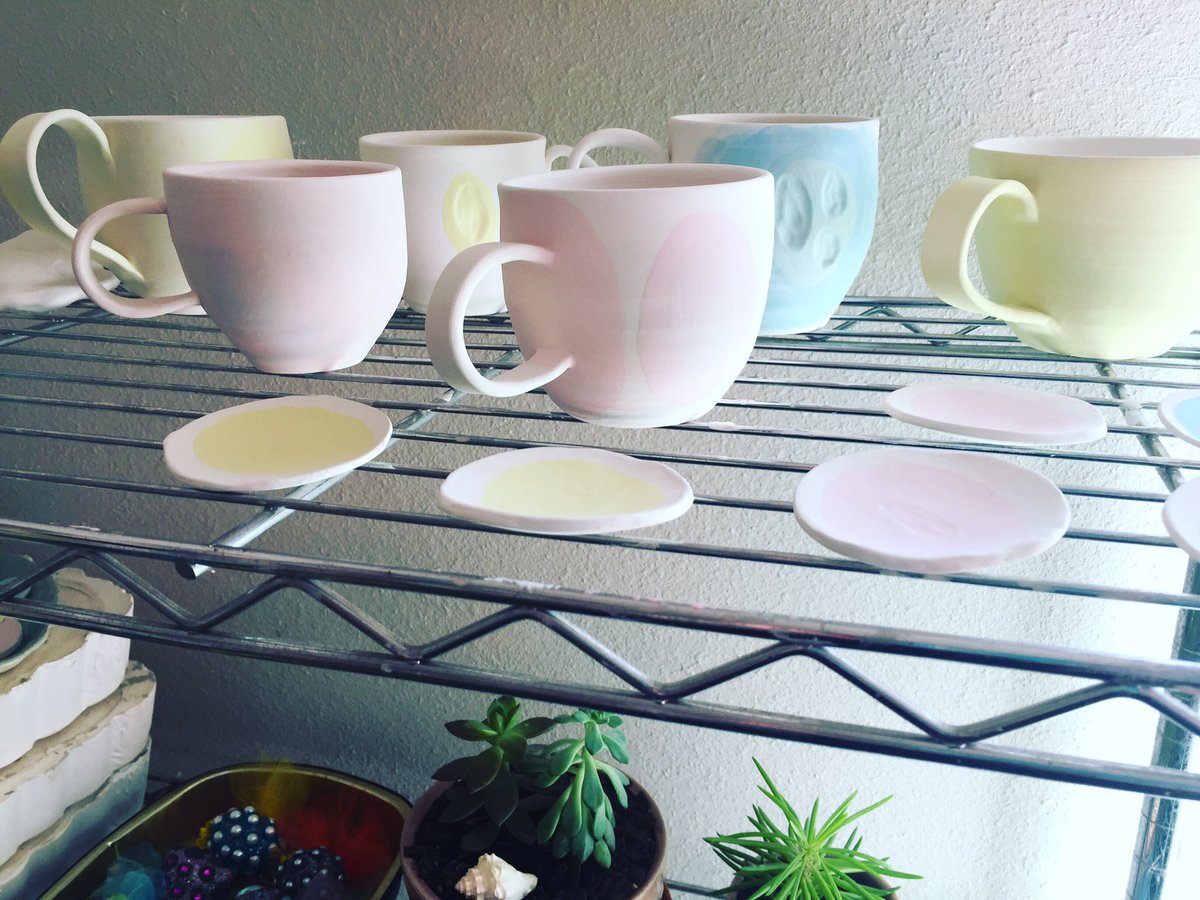 New mugs and other treasures coming soon! Keep your eyes peeled for another small pottery shop update/sale next week. ✨🎄✨ 👀
#pottery #ceramics #comingsoon #newwork #mugs #handmademugs #trinketdishes #pins #ceramicjewelry #cups