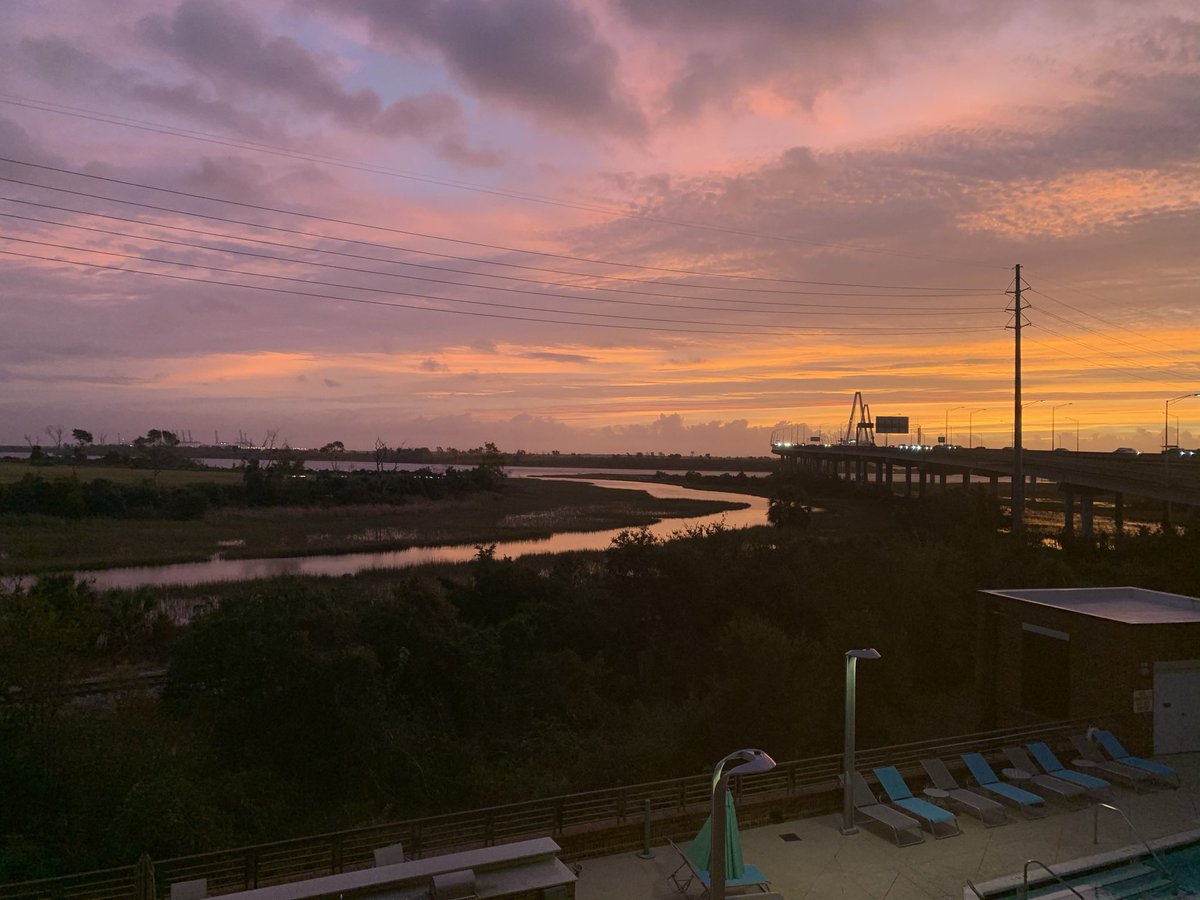 syddwilliams_'s tweet photo. shoutout @930NoMo man. i really be havin the best view. https://t.co/4rjQHowzFn