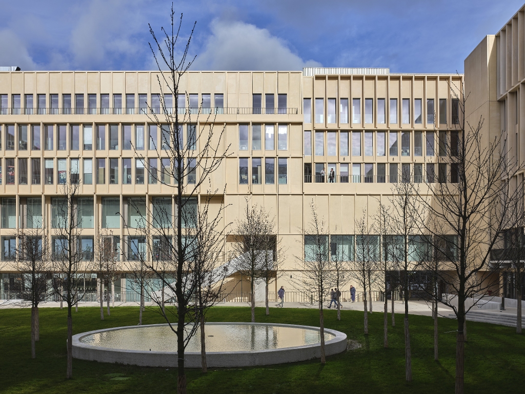 NEW ❗️ Institut Mines-Télécom by <a href="/grauermon/">DENNIS GILBERT</a> 

Tour Grafton Architects' new 21st century #university building, which explores + integrates the great tradition of educational institutions with their lawns, quadrangles, cloisters &amp; courtyards

viewpictures.mediashowroom.com/search/vwp?ftk…

#architecture
