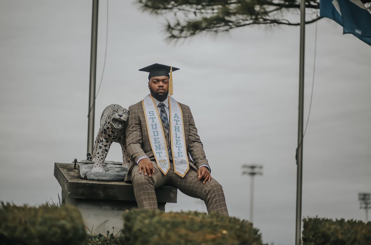 iii_square's tweet photo. 3rd Year Grad—3rd Generation Jag

Many doubted, a few stopped believing, and I just kept it moving

#LoveRita
#TheLastDance
#JesusWill
#KeepitPlaya https://t.co/bqCdginsMC