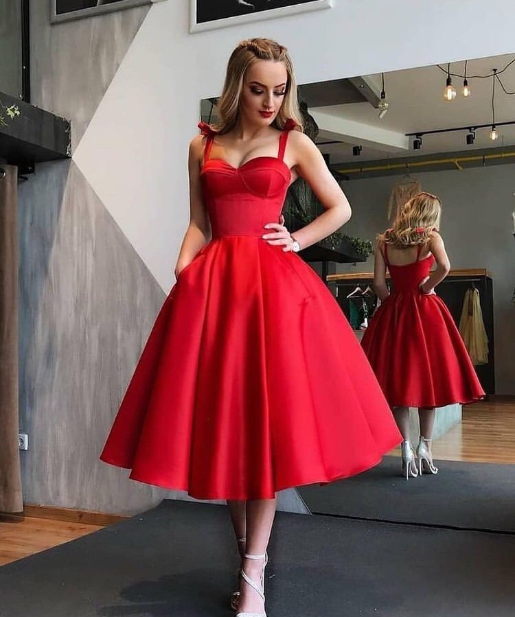 بنات كيفكم ♥️
رأيكم شنو أفتح ليكم فرصه انو أي وحدة نفسها في فستان أو عندها تصميم معين نفسها فيهو أنو ننفذو ليها 
اي وحدة عايزة فستان معين او اي تصميم ممكن ترسلو dm
ح أستلم الطلبات لمدة اسبوع واحد فقط ♥️
#رتويت
