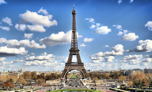 En 2021, <a href="/Oracle/">Oracle</a> ouvre son 1er #datacenter en #France proposant des services cloud de 2nde génération : Toutes les infos sur nos régions ici. bit.ly/372lOVv