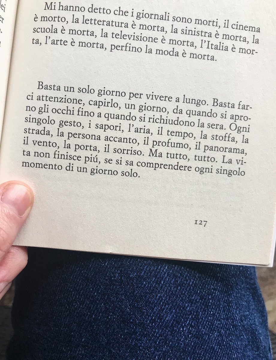 NicoleFusetti's tweet photo. Basta un solo giorno.

Momenti trascurabili vol. 3, Francesco Piccolo. @Einaudieditore https://t.co/erCEiekGtN