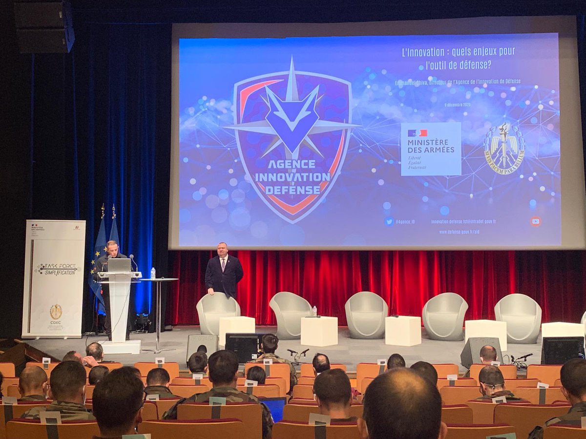 EdgTerre's tweet photo. Simplifier pour mieux s’entraîner !
Les stagiaires et auditeurs civils de l’@EdgTerre débutent le #Hackasprint
L’objectif ? Proposer des solutions concrètes à la TaskForce #Simplification
Jour 1 : Innovation & simplification avec @echiva, @Agence_ID https://t.co/PfDnwE5uQE