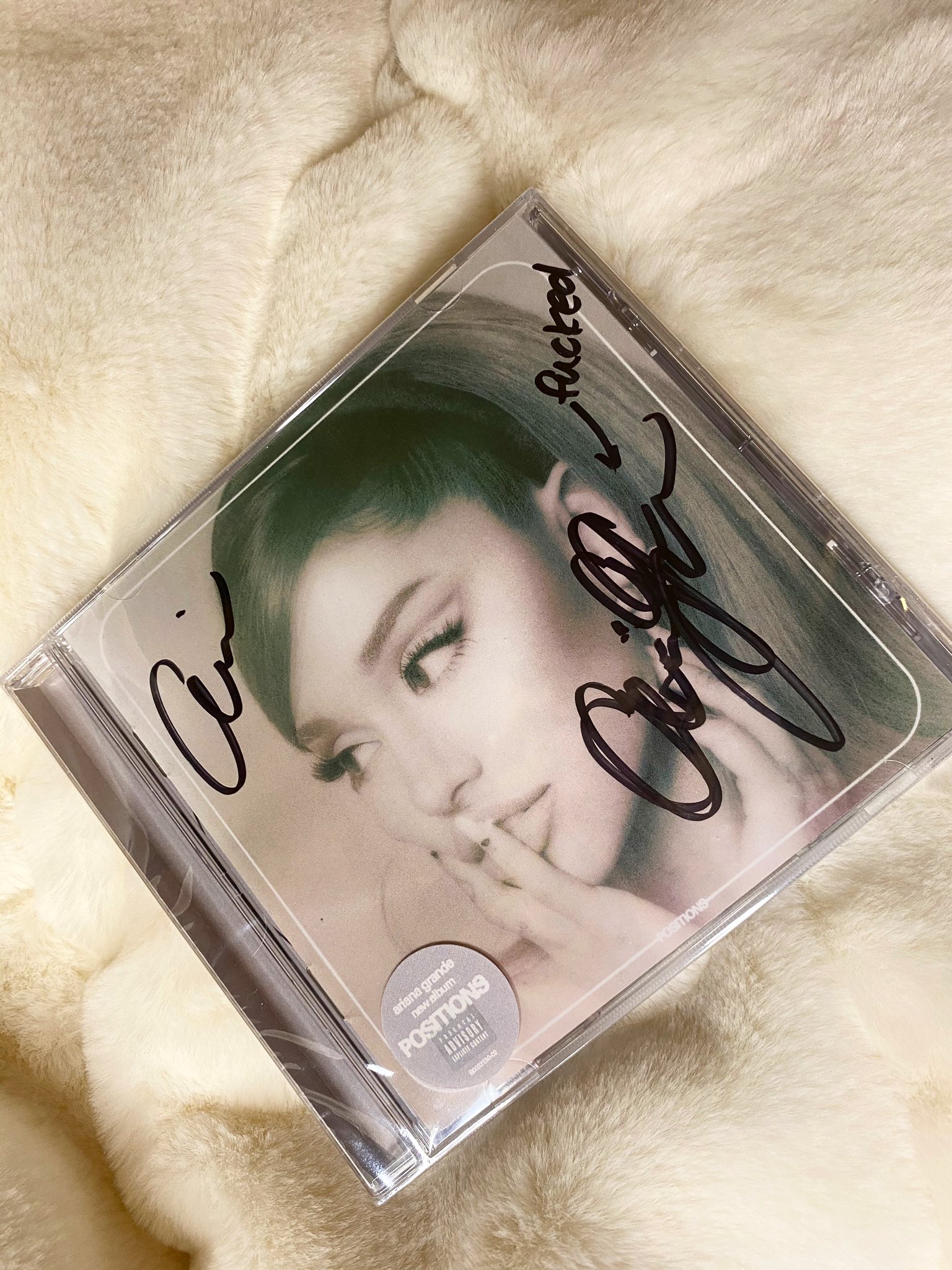 アリアナ・グランデ　Positions　直筆サイン入りCD アリアナ・グランデ Positions 直筆サイン入りCD ARIANA GRANDE