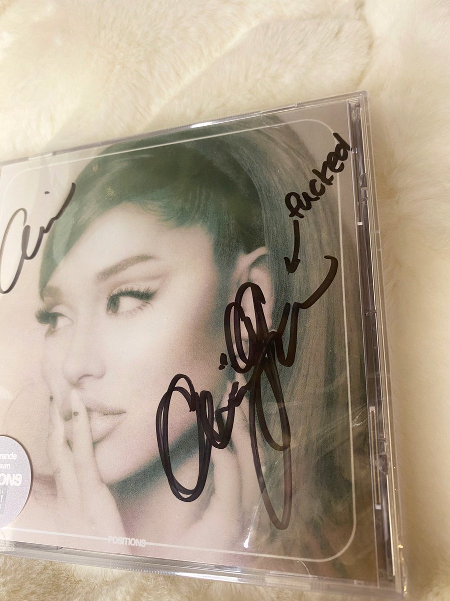 RebeccaBourke_x's tweet photo. So I just received my signed Positions CD today and safe to say Ariana messed up a little 😱😂 I laughed so much when I saw this, I’ll forever treasure it 😂 Thanks so much @ArianaGrande 💗 

@ArianaToday @aarchivegrande @ArianatorFallen #ArianaGrande𓂺 https://t.co/XquZwMjXqb