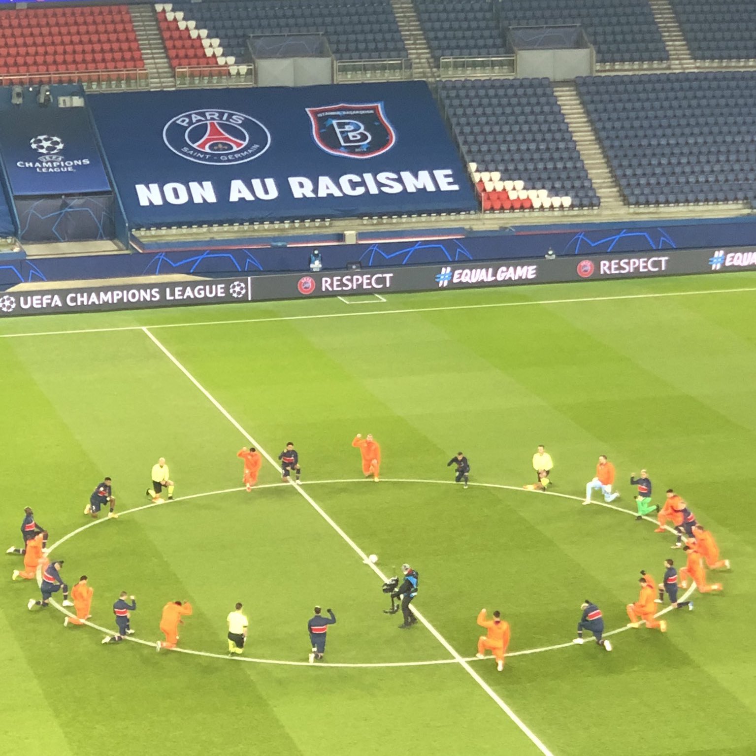 Foot Streaming Twitter Get French Football News on Twitter: "NO TO RACISM. (📷@LatourBertrand)  https://t.co/DQhQGHVpYp" / Twitter