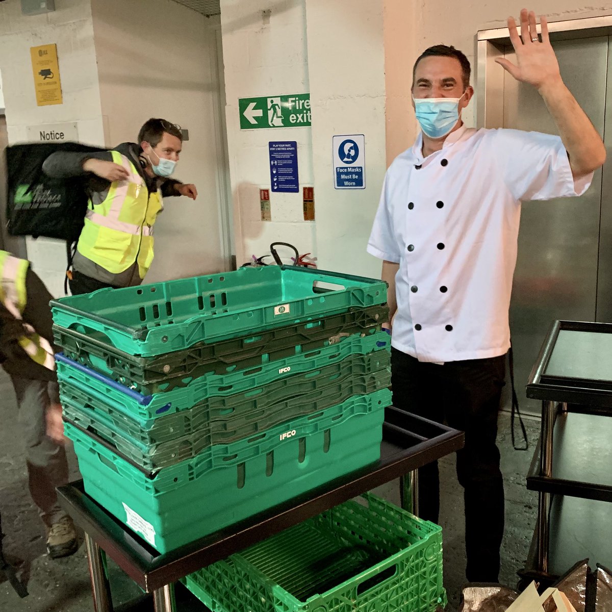 beccathomas616's tweet photo. Healthy sandwiches specially made by @cateringbm are loaded into courier bags and safely delivered to @salvationarmyuk hostel. On this afternoon’s @felixprojectuk Green Scheme, we were 3 walkers and 1 cyclist, volunteering to get #GoodFoodForGoodCauses 💚 https://t.co/mICP3DYGng
