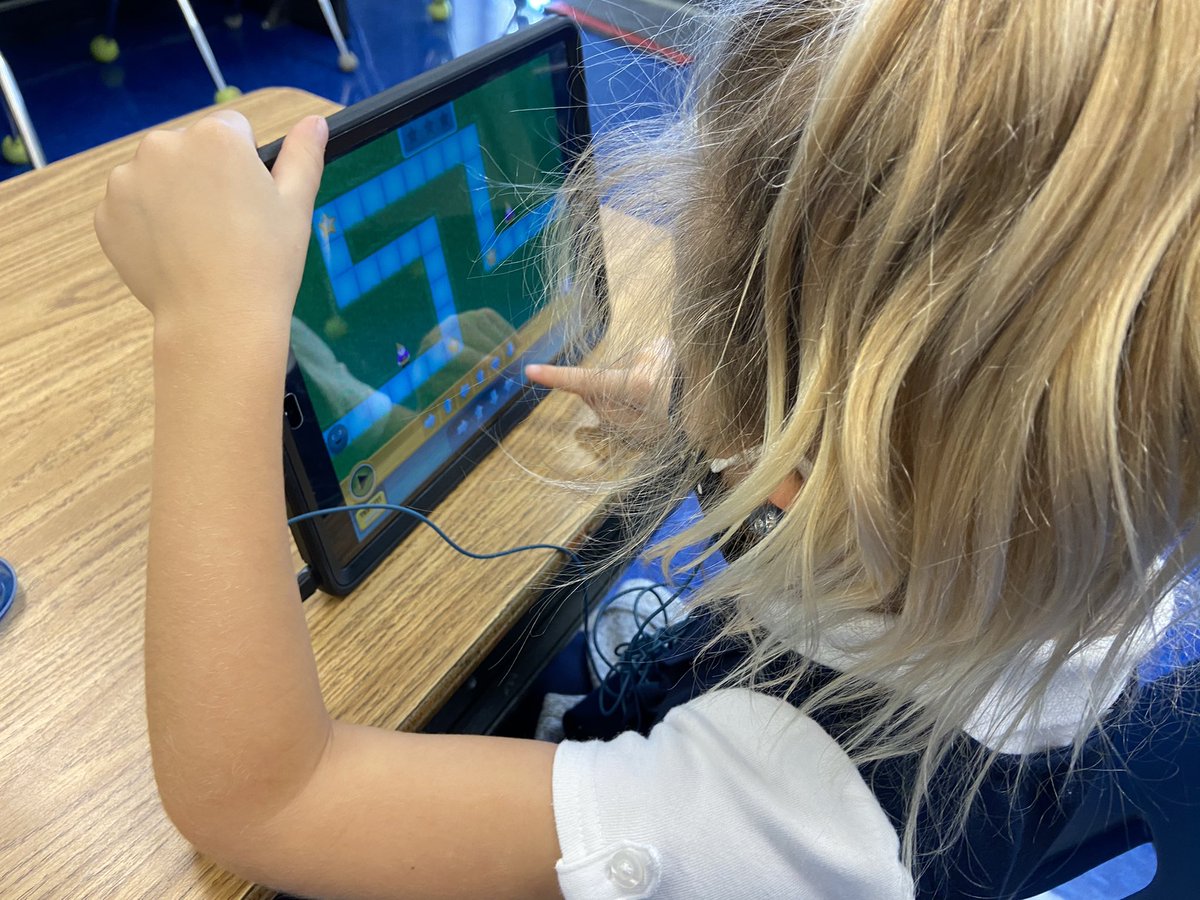 TBE_Tech's tweet image. 💥Super smart 💡 Kindergarten Ss @TommieBarfield learn 2 build block code programs N @kodable Smeeborg &amp;amp; Beach Cleanup on R @AppleEDU #iPads . #HourOfCode2020 @collierschools #code @ccpssteam @RobauMichelle