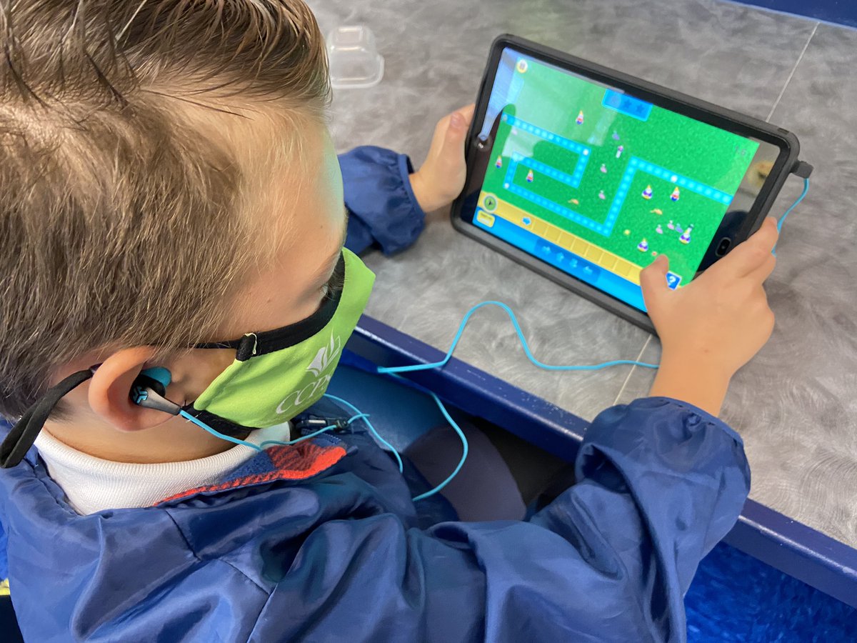 TBE_Tech's tweet image. 💥Super smart 💡 Kindergarten Ss @TommieBarfield learn 2 build block code programs N @kodable Smeeborg &amp;amp; Beach Cleanup on R @AppleEDU #iPads . #HourOfCode2020 @collierschools #code @ccpssteam @RobauMichelle