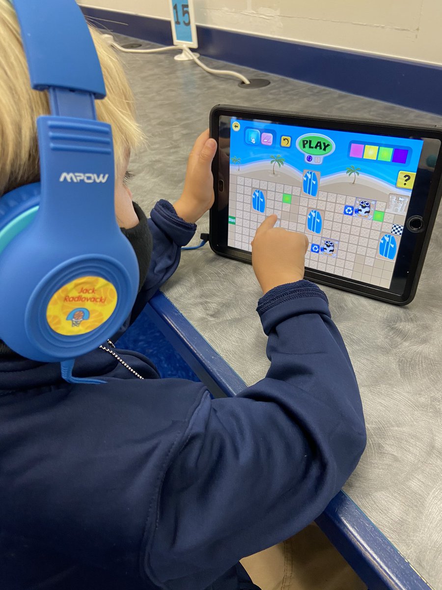 TBE_Tech's tweet image. 💥Super smart 💡 Kindergarten Ss @TommieBarfield learn 2 build block code programs N @kodable Smeeborg &amp;amp; Beach Cleanup on R @AppleEDU #iPads . #HourOfCode2020 @collierschools #code @ccpssteam @RobauMichelle