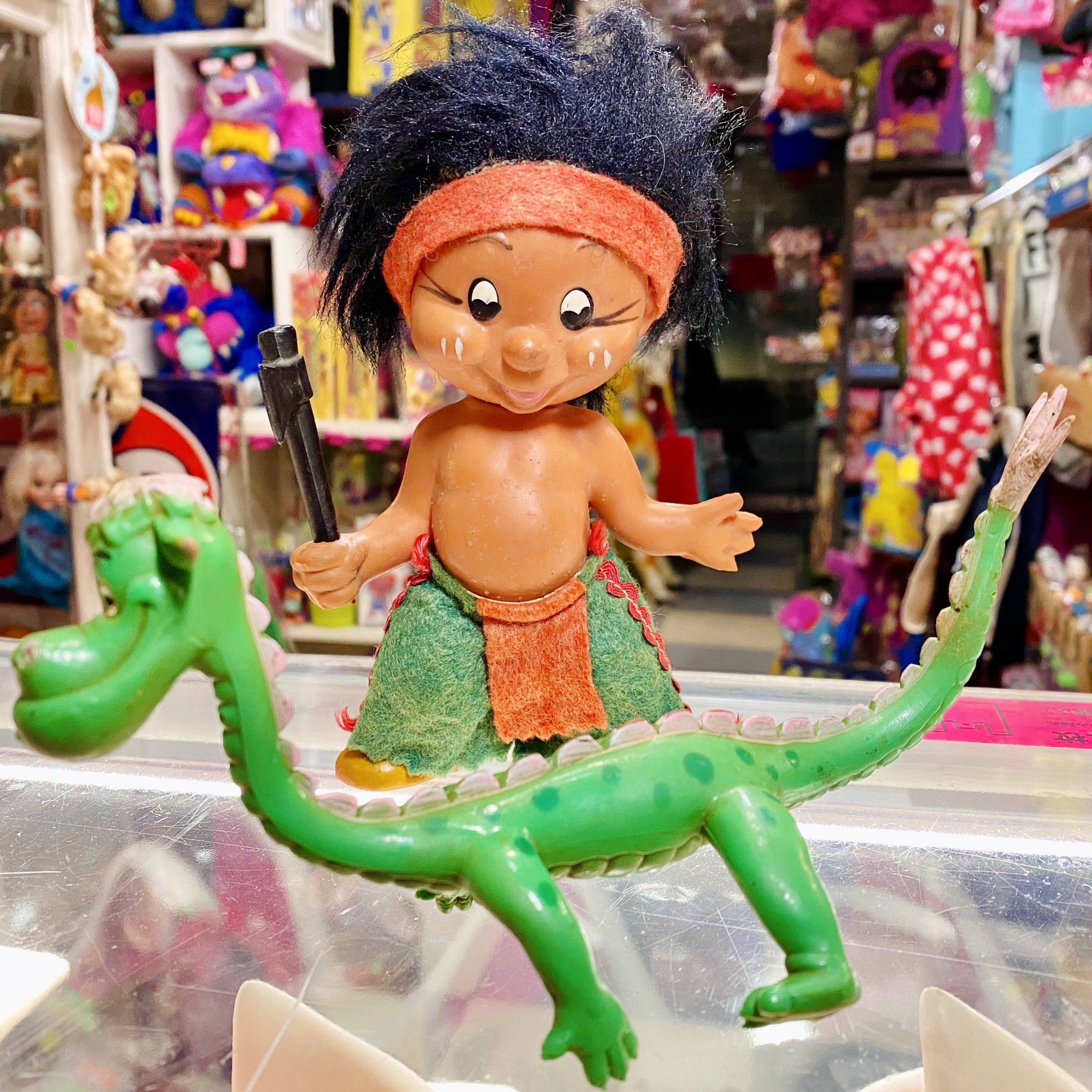 Toy Collectables Rpm Little Hiawatha Pete S Dragon 小さなインディアン ハイアワサ フィギュア 1968年製 大きさ約16cm ピートとドラゴンのドラゴン ベンダブル 1970年代製 全長22cm ご注文やお問い合わせはメールやdmにてお気軽にご連絡ください