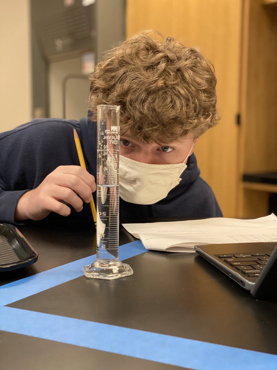 UAcharterschool's tweet image. Students in science partnered with online classmates to conduct an experiment. Hybrid instruction is a challenge, but learning continues for our teachers and students. #innovative #technologysolutions #learningin2020 @JZUAHS @l_supernavage @SVSylvestre @NCCharterOffice