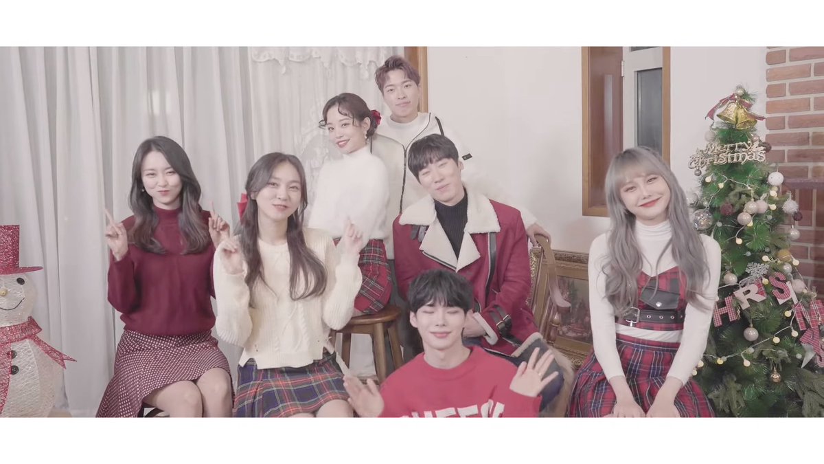 KComeback1's tweet photo. Dewsisters and company(Tgom, Kim Soya, KN-JI, Im Eun Been and Havy) present their new Christmas collab song - "Love Challenge"
🎧Youtube➡️ https://t.co/EI4H9hhkCy
#kpop #collab #Christmas #Dewsisters #Tgom #KimSoya #KNJI #ImEunBeen #Havy https://t.co/rP0lvugysQ