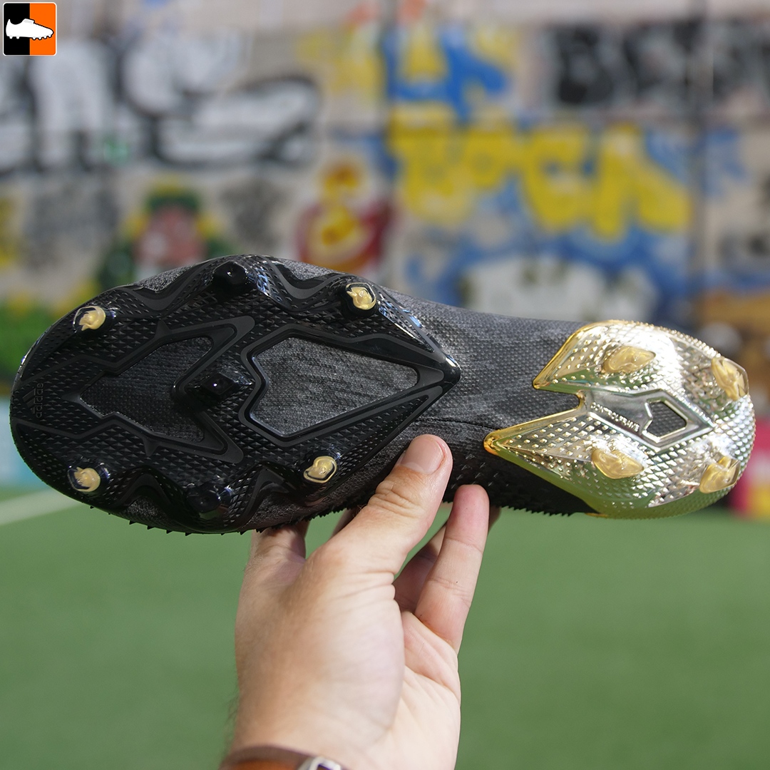 Football_Boots's tweet photo. Up close with these elegant Predators!
Share with us what you love about them 🖤🧡
-
adidas Predator 20+ in black, white, and gold!
-
Worn by Paul Pogba
-
#footballboots #soccercleats #adidasfootball #predator20+ #atmospheric https://t.co/cfGdK1B6Tq