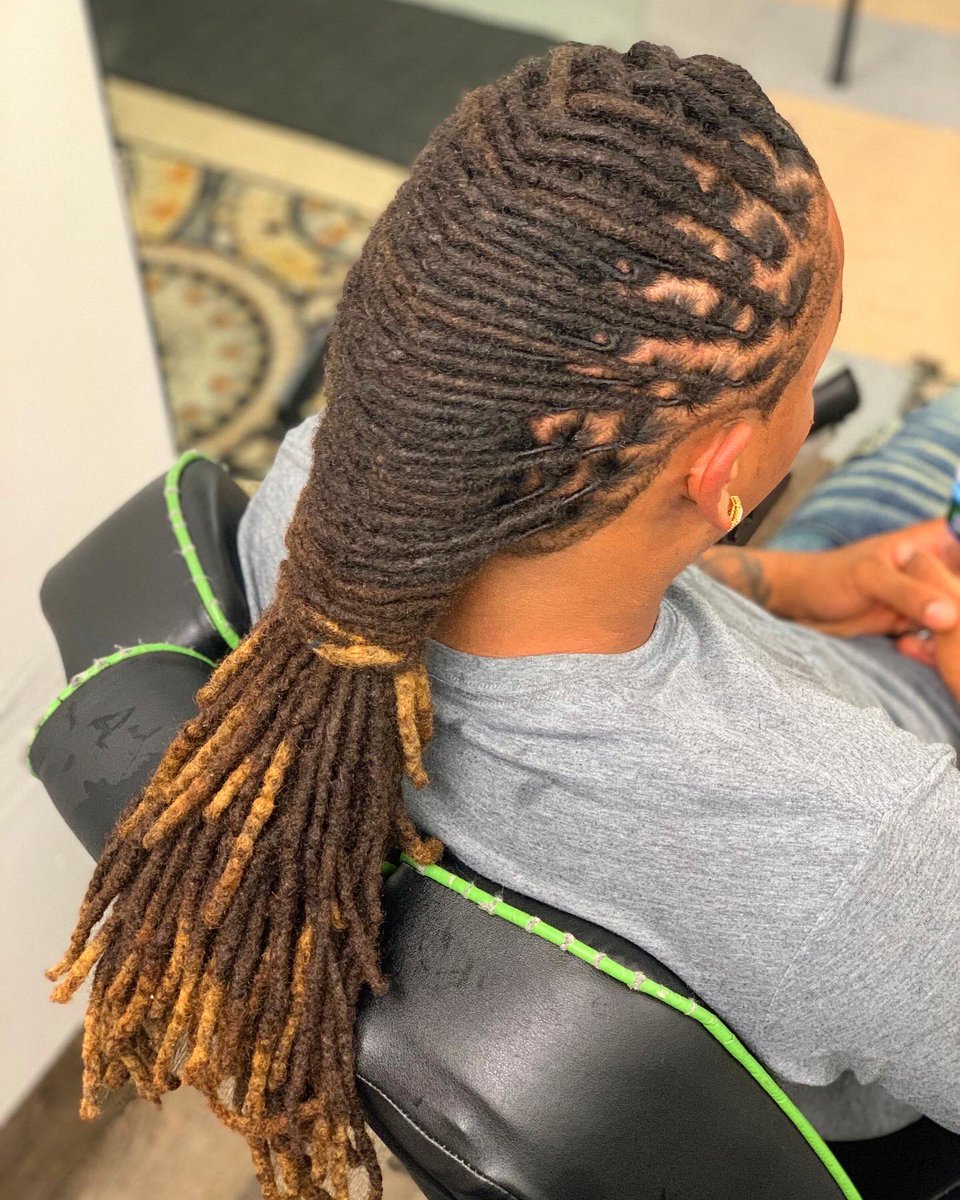 FoxxLocs's tweet photo. 🥶
📸:FoxxLocs 👈🏾
#locrepair #locretwist #dreadlocks #dreadlockstyle #locstylesforwomen #locticians #dmvhairstylist #dmvloctician #norfolkhairstylist #norfolkloctician #vahairstylist #valoctician #foxxlocs #locstylesformen #locstylesforkids #womenlocstyles #menlocstyles https://t.co/d3mMOwtPGT