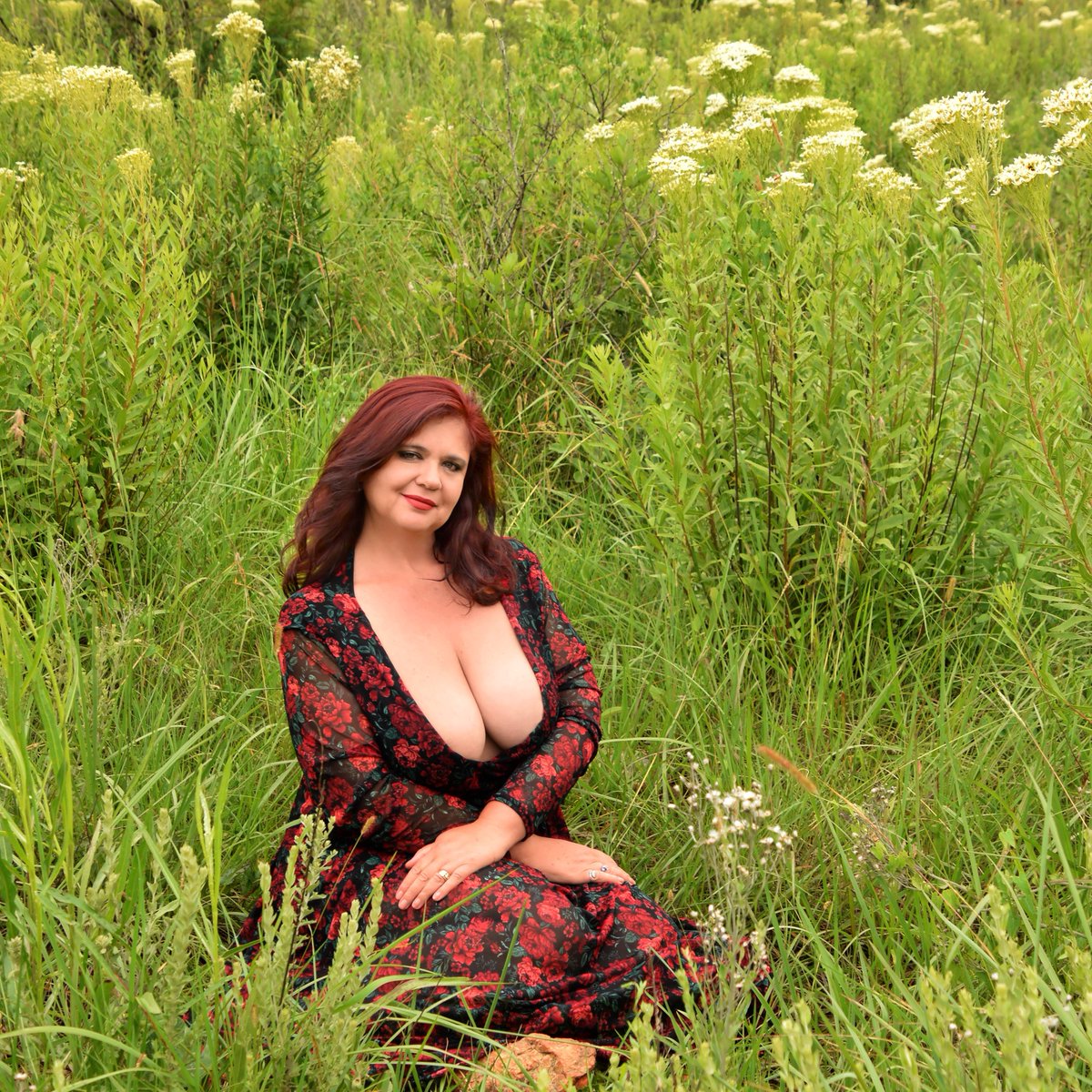 nonnie_nautskie's tweet photo. Hi guys. How do you like my red hair?
#photooftheday #picoftheday #shirtless #hot #woman #modelphotoshoot #beauty #vixen #sexy #attitude #niceboobs #photography #boobsofinstagram #model #parler #toplesspinup #toplessboudoir #pinup #art #toplessart#bourdoirart #pinupart https://t.co/7uuHuRPkWs