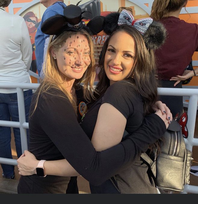 Happy birthday to my gorgeous friend @SofiRyanxoxo https://t.co/ERqYmyP1dZ<a class="tags" href="/tag/sofiryanxoxo">@sofiryanxoxo</a><a href="/tag/mvsales"class="tags"><span>#mvsales</span></a>