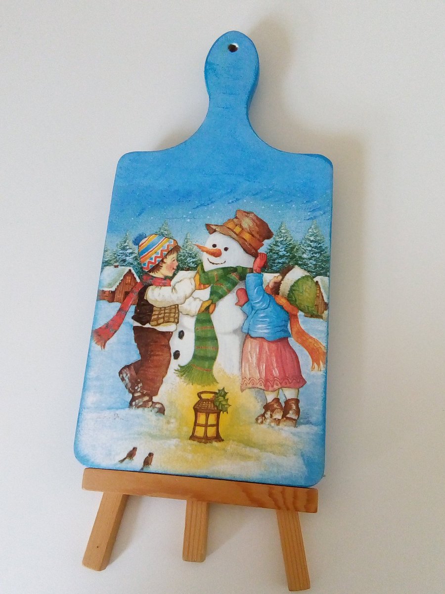CraftPicarona's tweet photo. Excited to share the latest addition to my #etsy shop: Christmas Decorative Chopping Board 
#christmas #chopping #gift #board #decorative #wooden #family #paint #laquer https://t.co/Lskf6cem8t https://t.co/cNroVA2uQg