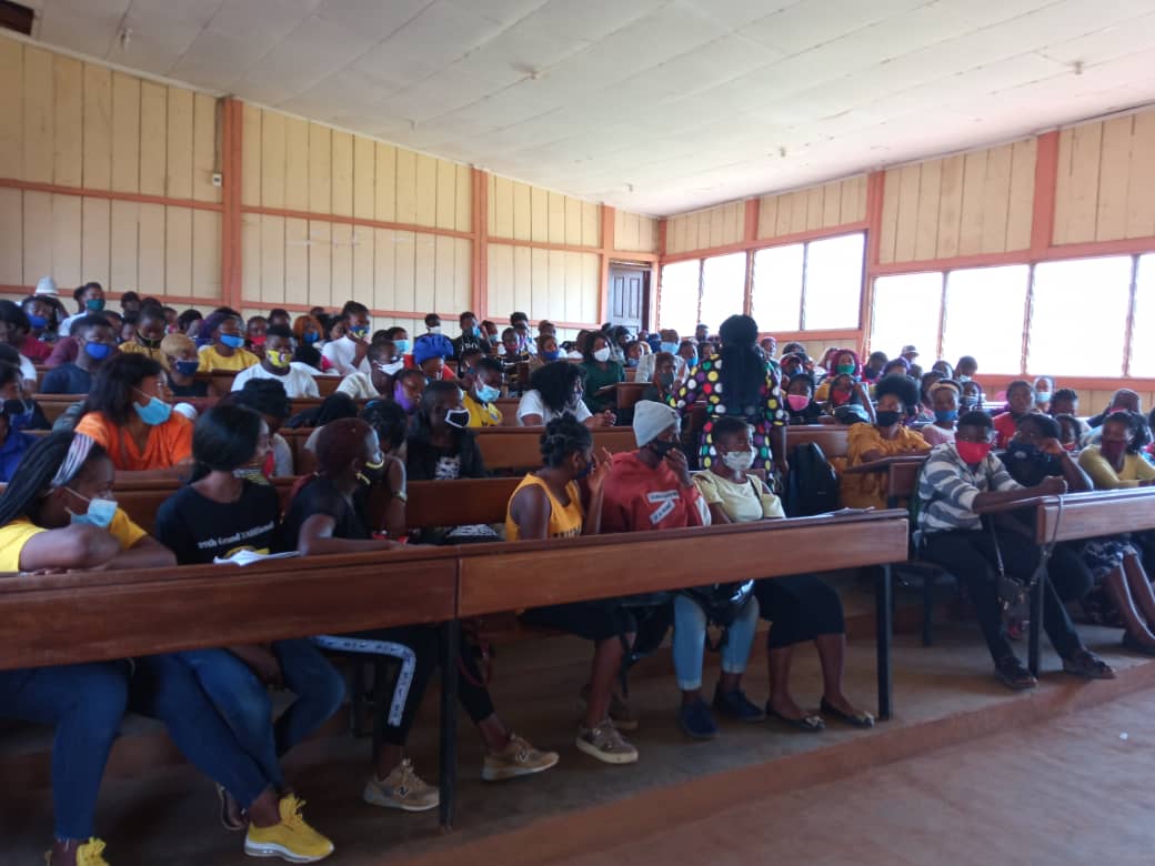 MaikemKimah's tweet photo. Team Pathfinders #AFFCameroon Cohort 3 today Wednesday 9 Dec, drilled over 200 students of the Communication department of the University of Bamenda on mitigating #misinformation & #disinformation in our communities. @DefyhatenowWCA
#ThinkB4YouClick @NgalaDesmond https://t.co/b67FeNvzm3