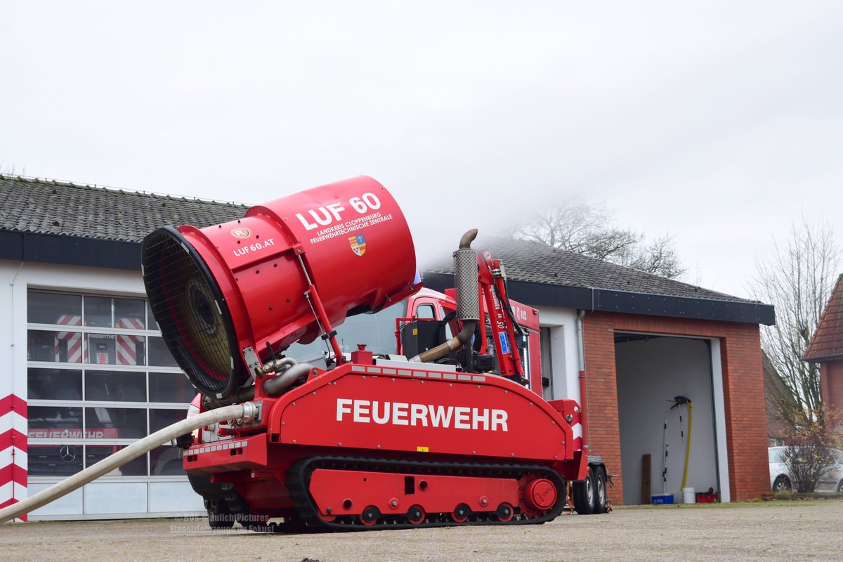 faffa91's tweet photo. Löschunterstützungsfahrzeug (LUF60) der FTZ Cloppenburg, stationiert bei der Freiwilligen Feuerwehr Friesoythe.
#feuerwehr #freiwilligefeuerwehr #FTZCloppenburg https://t.co/MFQgF5jOcd